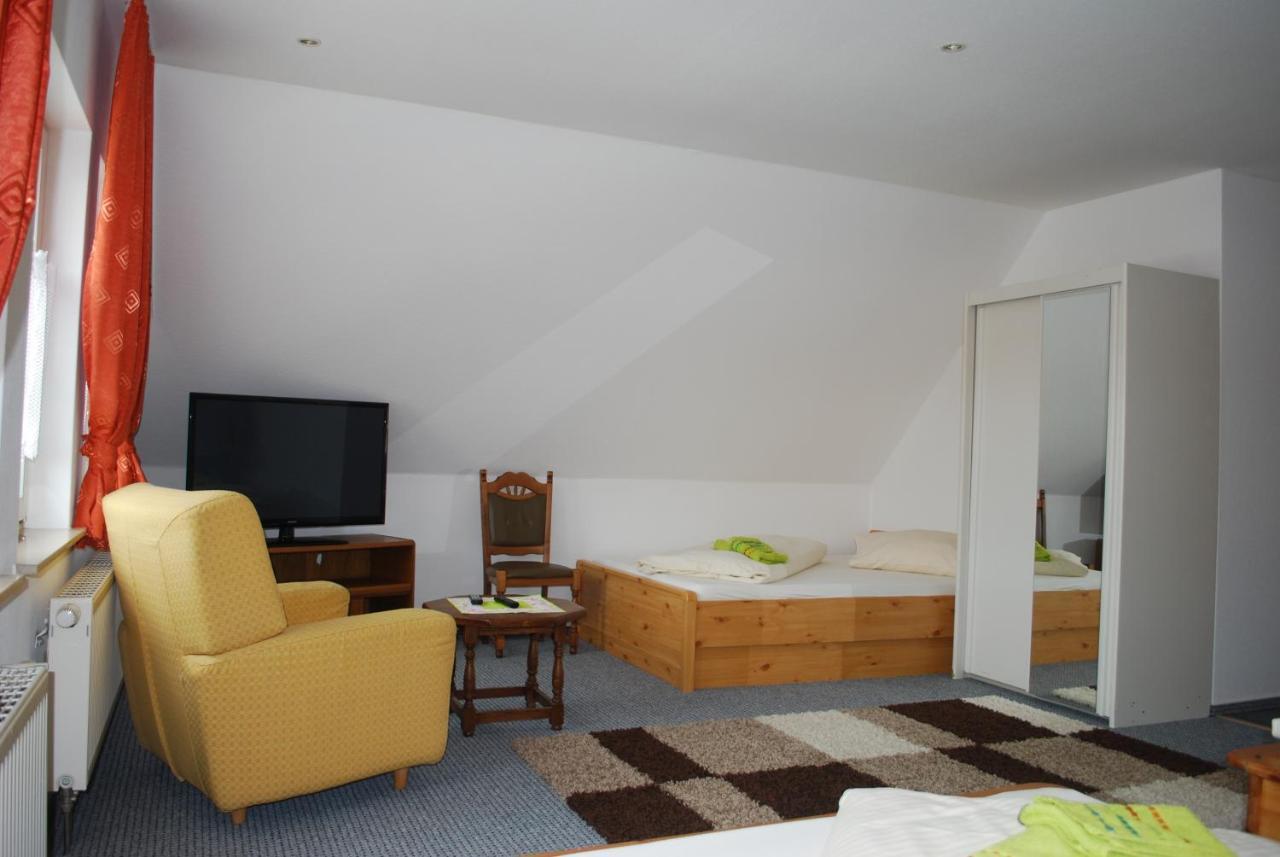 Landhotel Bienstaedt Georgenthal (Thuringia) Exterior foto
